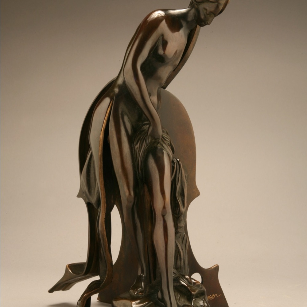 Elegant Bronze Sculpture